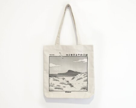 Borsa in tela con illustrazione della spiaggia di Oliva a La Safor. Disegno serigrafato in bianco e nero.
